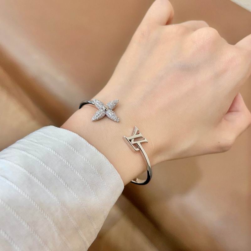 LV Bracelet  04yxs99 (16)