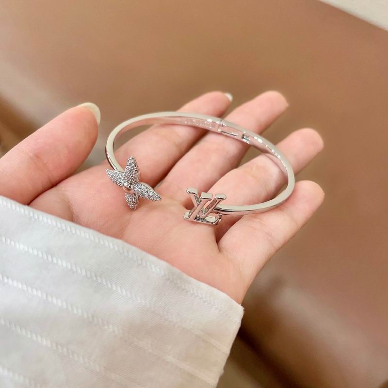 LV Bracelet  04yxs99 (17)