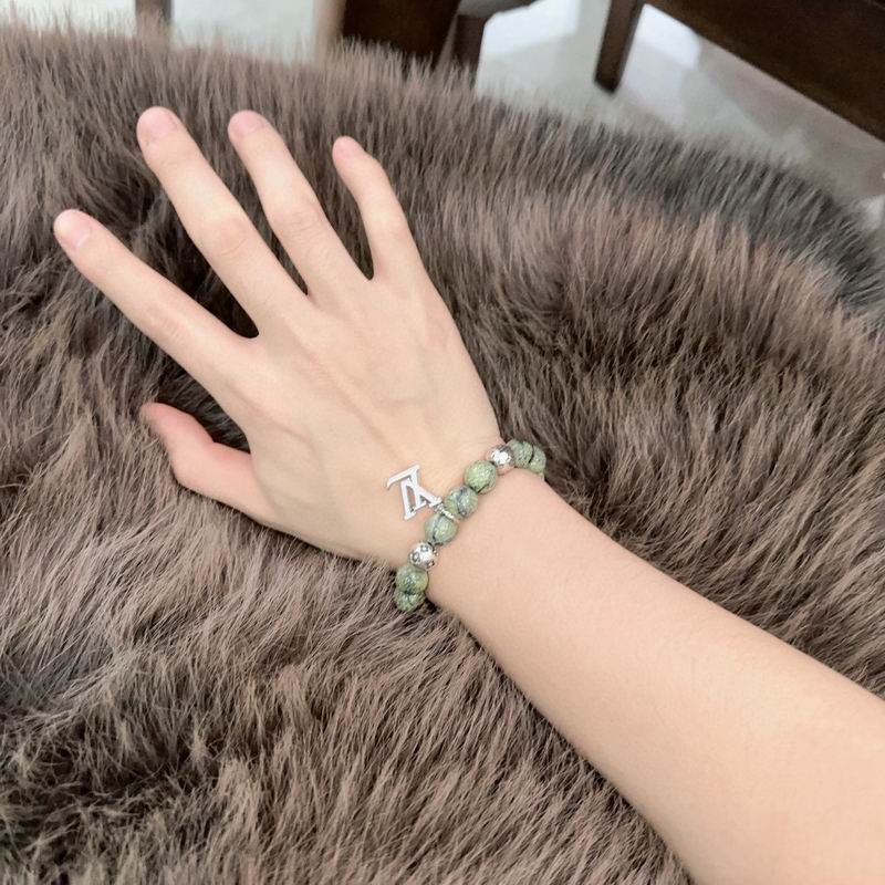 LV Bracelet  05yxs01 (4)