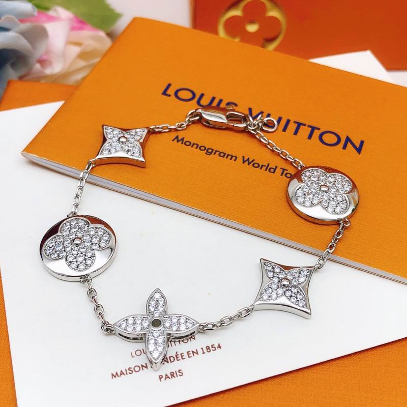 LV Bracelet  05yxs07 (2)