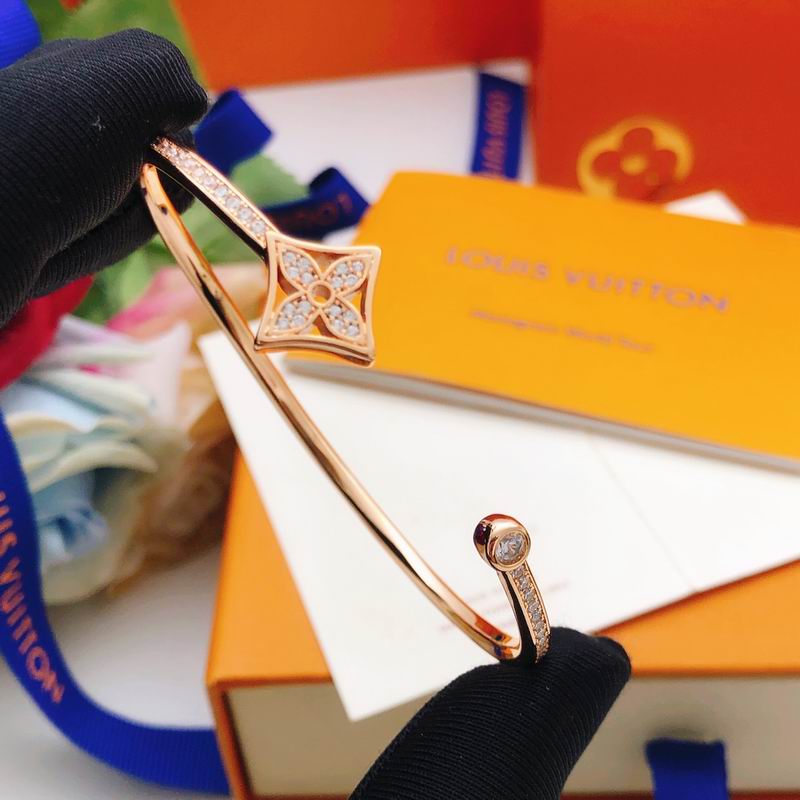 LV Bracelet  05yxs08 (1)