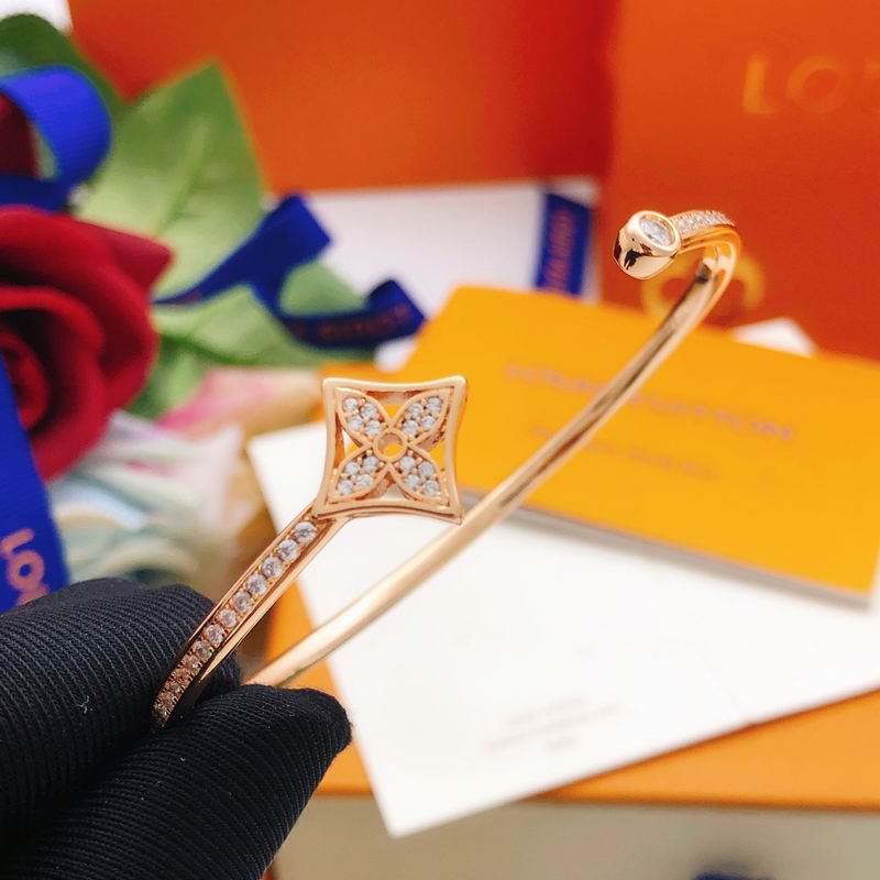 LV Bracelet  05yxs08 (2)