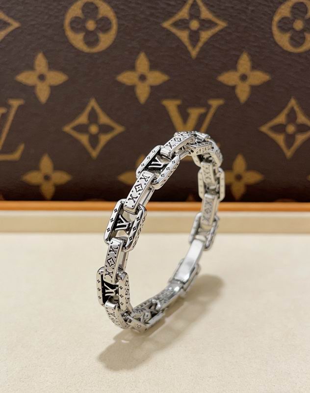 LV Bracelet  05yxs101 (8)
