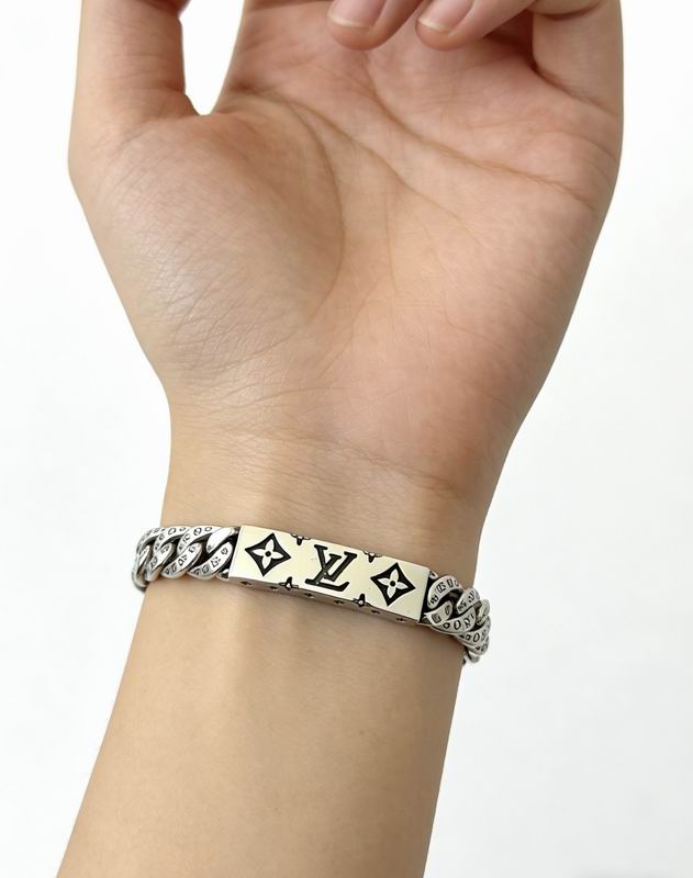 LV Bracelet  05yxs105 (5)