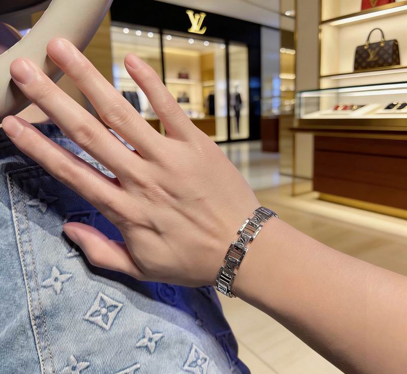 LV Bracelet  05yxs107 (4)