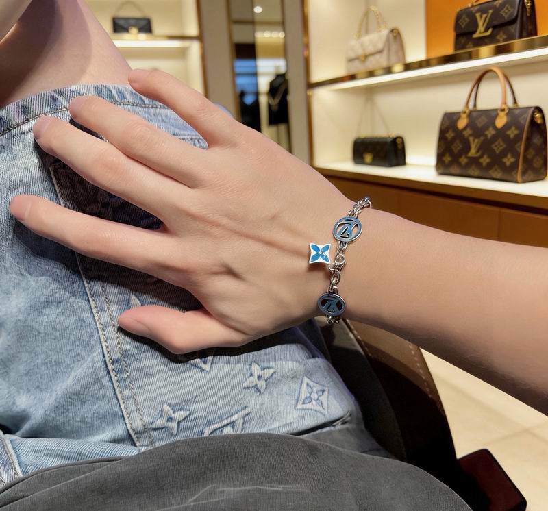 LV Bracelet  05yxs109 (5)