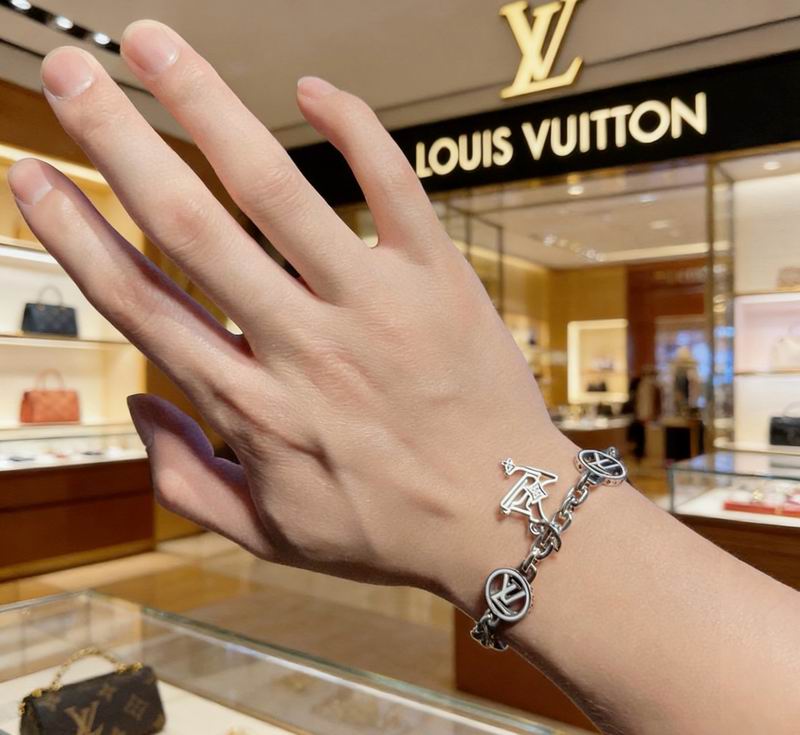 LV Bracelet  05yxs113 (3)