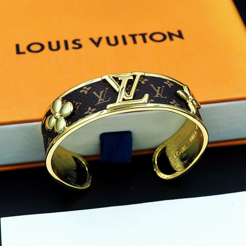 LV Bracelet  05yxs115 (10)