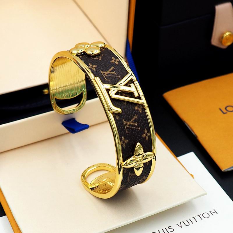 LV Bracelet  05yxs115 (2)
