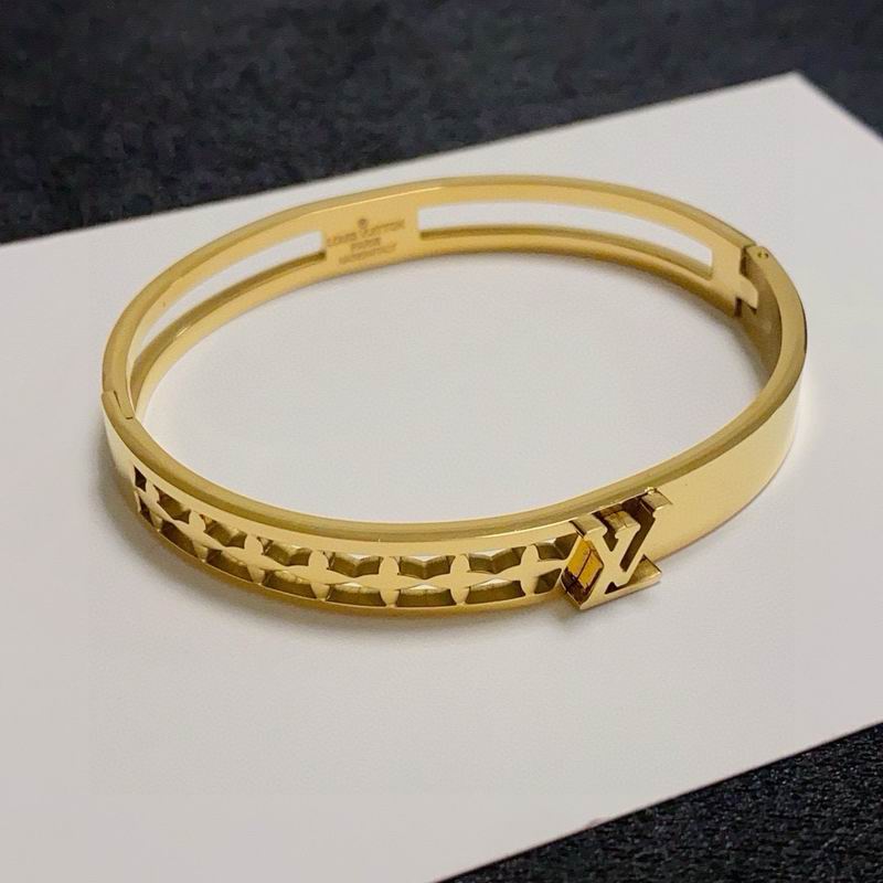 LV Bracelet  05yxs120 (1)