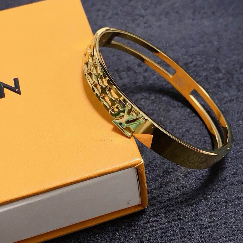 LV Bracelet  05yxs120 (3)