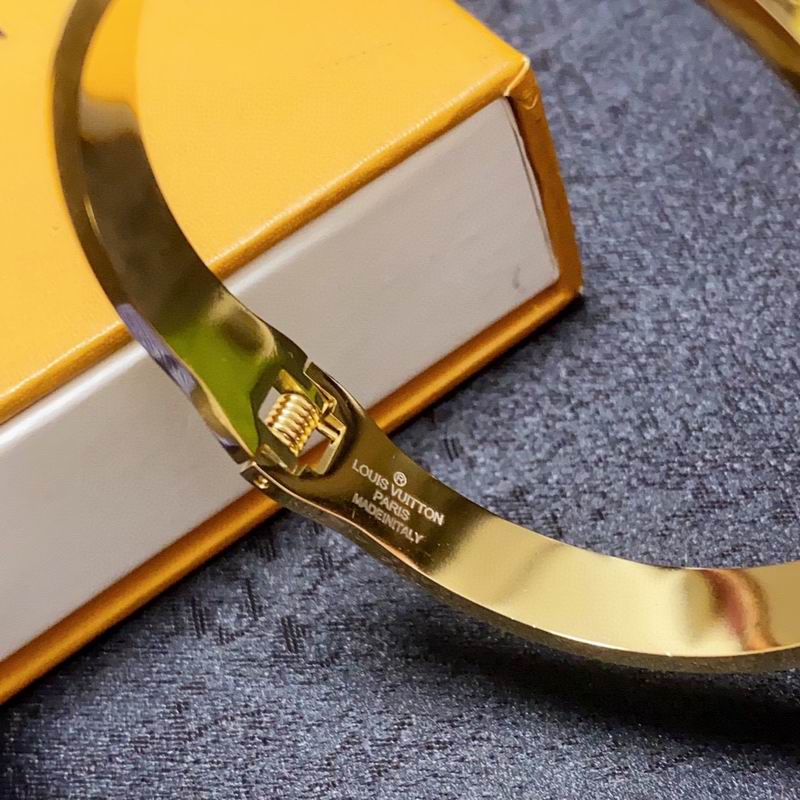 LV Bracelet  05yxs124 (3)
