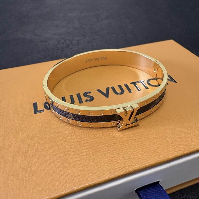 LV Bracelet  05yxs125 (2)