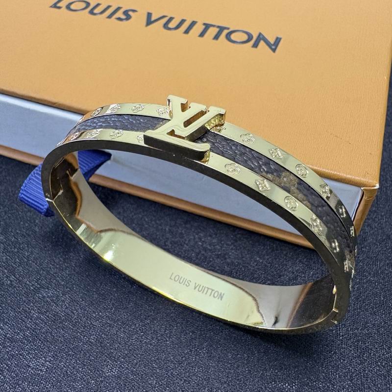 LV Bracelet  05yxs125 (3)