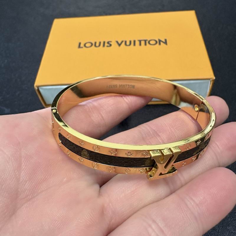 LV Bracelet  05yxs125 (4)