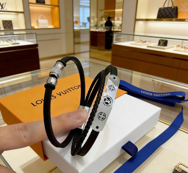 LV Bracelet  05yxs129 (1)