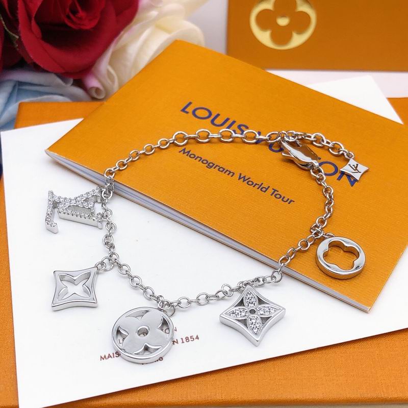 LV Bracelet  05yxs13 (1)