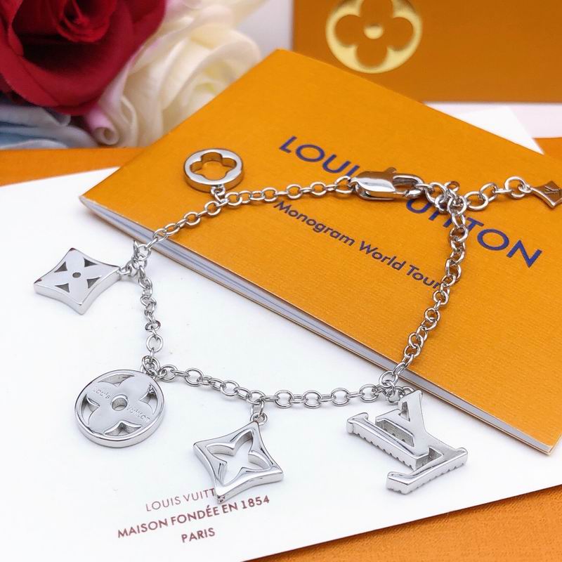 LV Bracelet  05yxs13 (2)