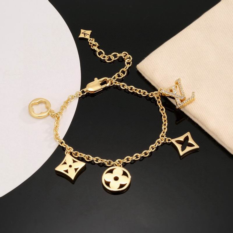 LV Bracelet  05yxs130 (5)