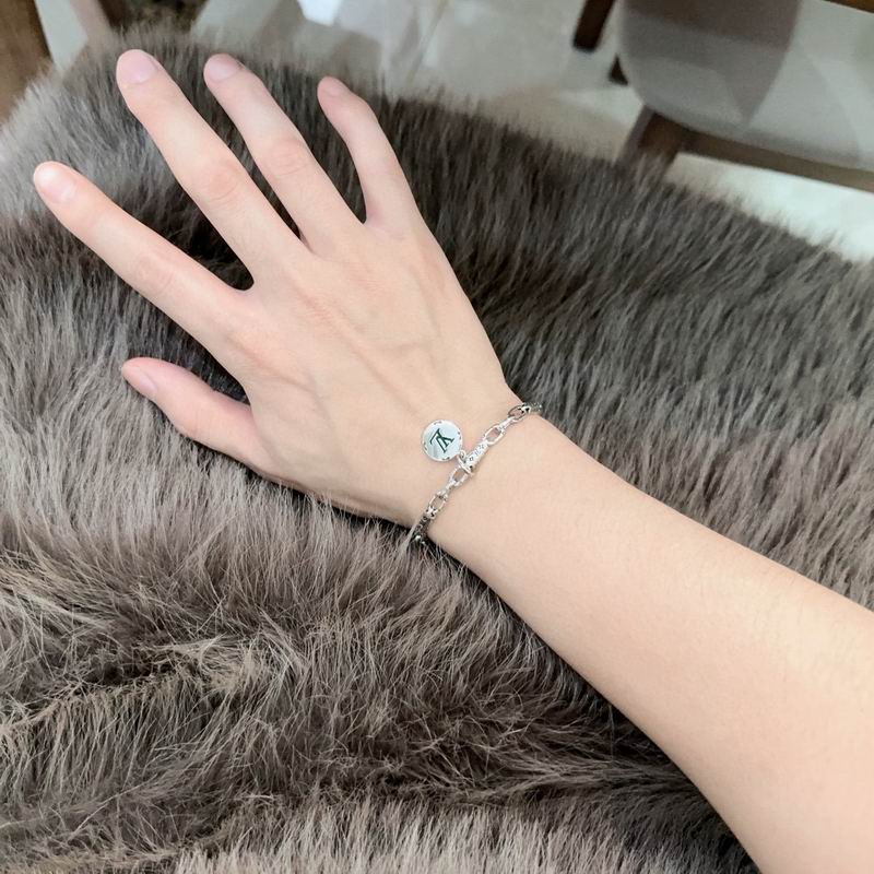 LV Bracelet  05yxs138 (8)