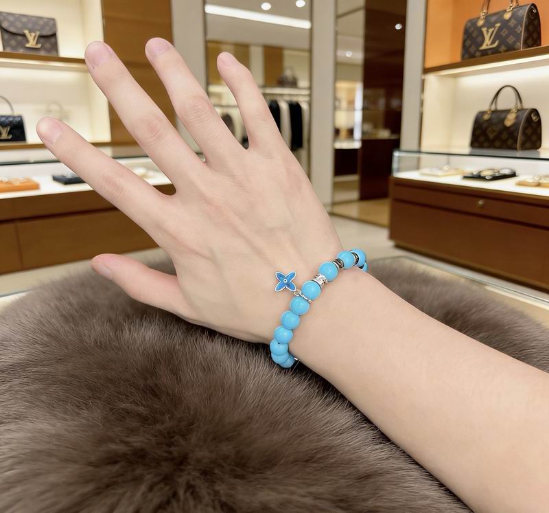 LV Bracelet  05yxs14 (2)