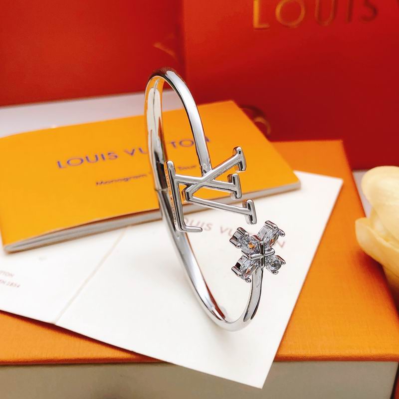 LV Bracelet  05yxs140 (2)