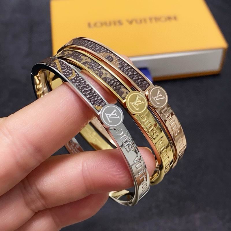 LV Bracelet  05yxs144 (2)