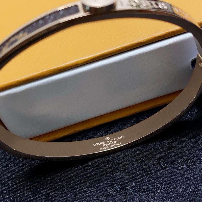 LV Bracelet  05yxs144 (5)