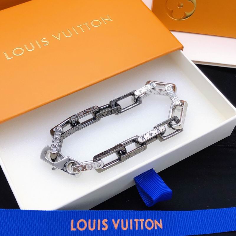 LV Bracelet  05yxs15 (6)