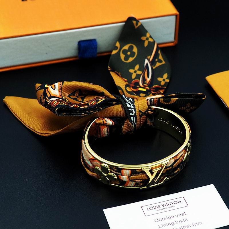 LV Bracelet  05yxs153 (14)