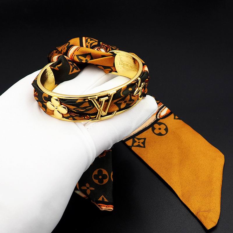 LV Bracelet  05yxs153 (15)