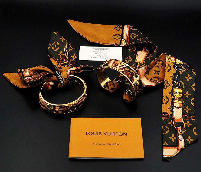 LV Bracelet  05yxs153 (17)