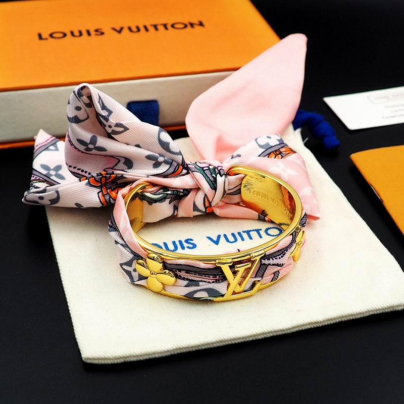 LV Bracelet  05yxs153 (21)