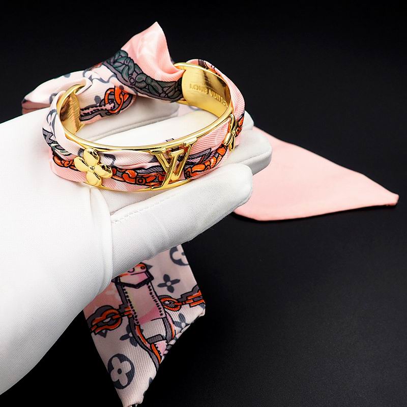 LV Bracelet  05yxs153 (22)