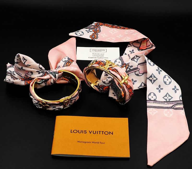 LV Bracelet  05yxs153 (25)