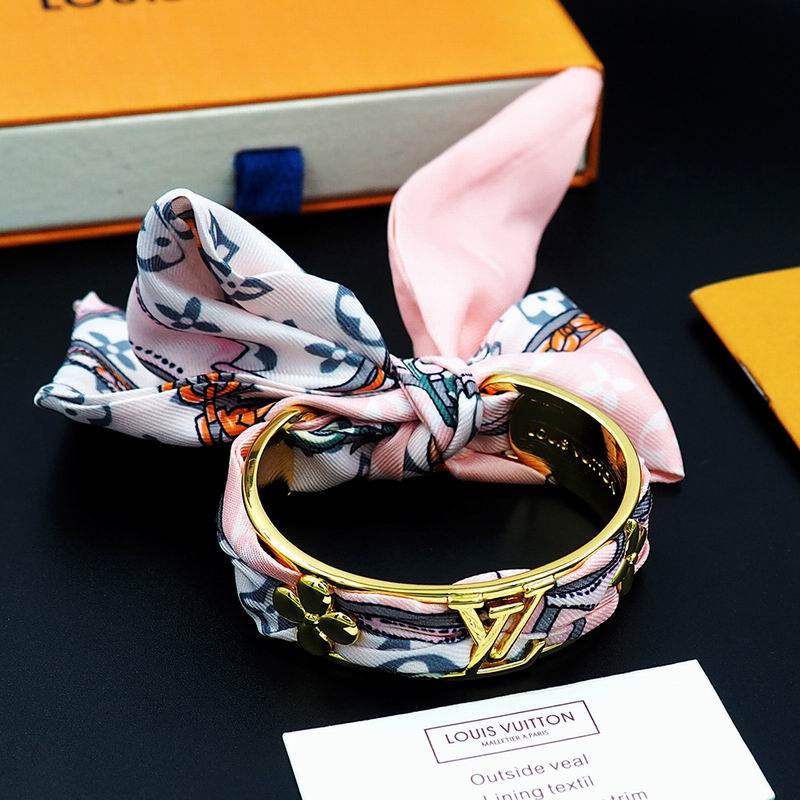 LV Bracelet  05yxs153 (26)