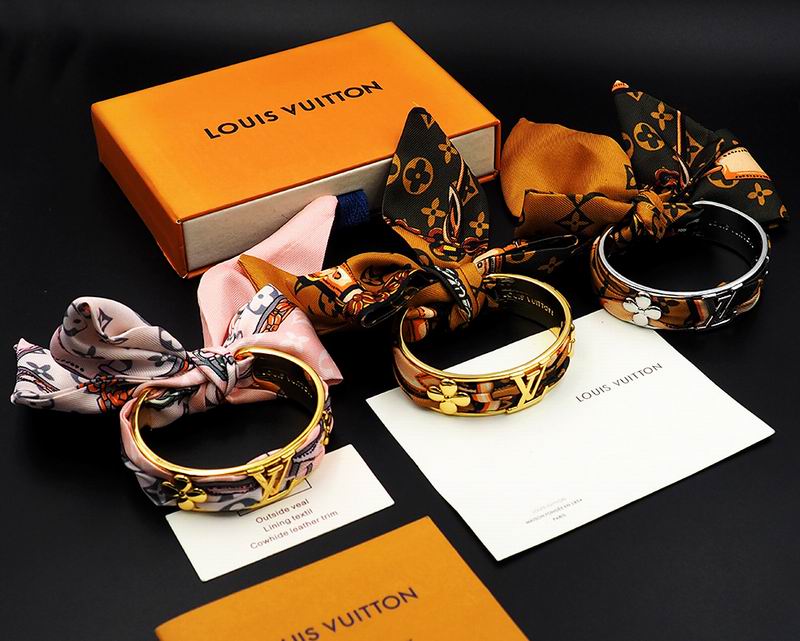 LV Bracelet  05yxs153 (27)