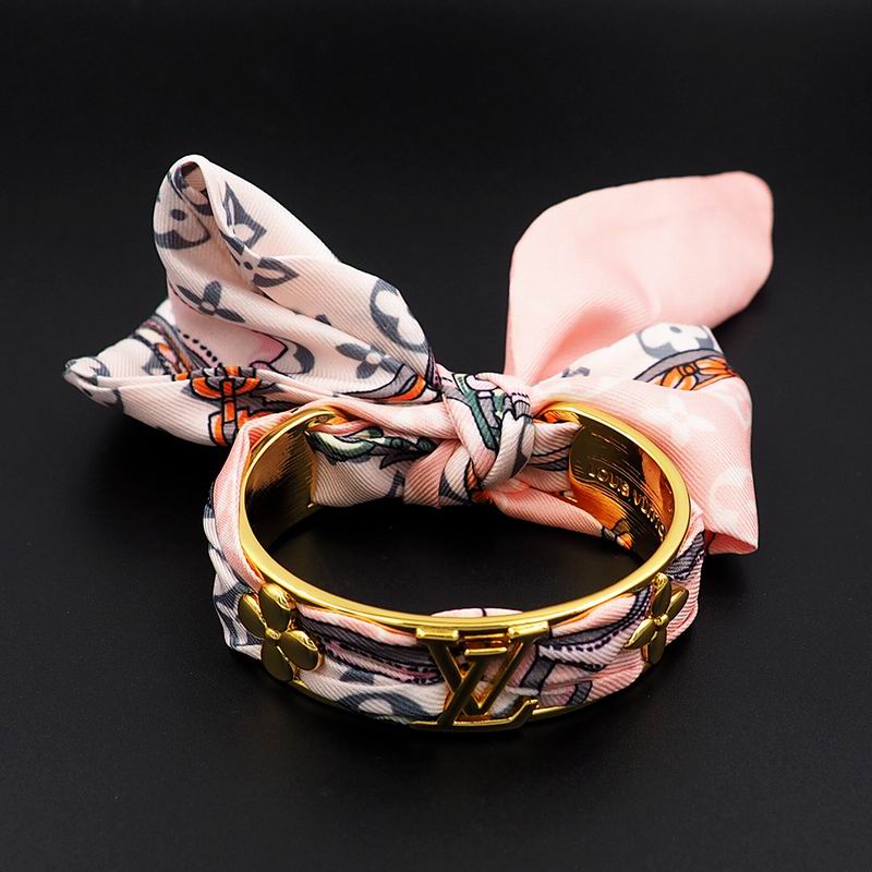 LV Bracelet  05yxs153 (28)