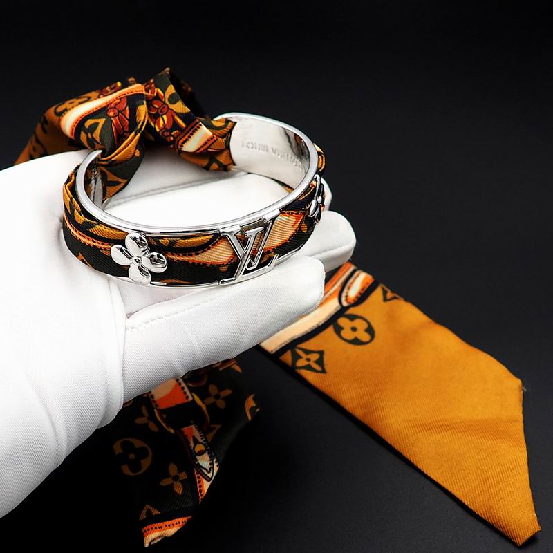 LV Bracelet  05yxs153 (3)