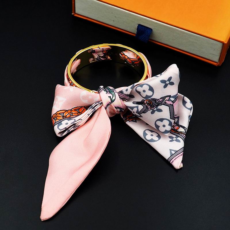 LV Bracelet  05yxs153 (30)