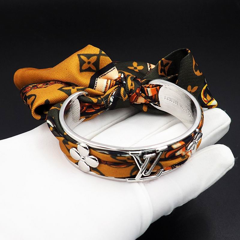 LV Bracelet  05yxs153 (5)