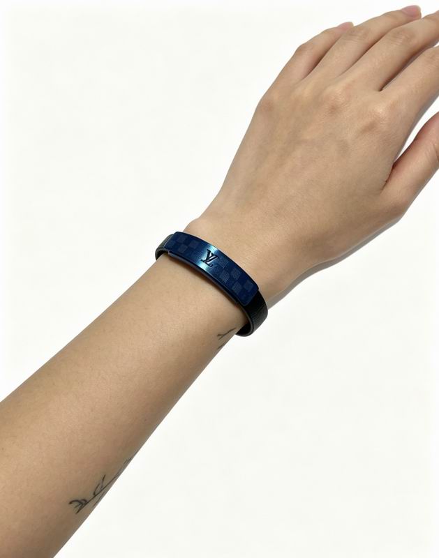 LV Bracelet  05yxs21 (19)