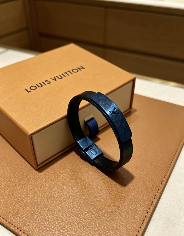 LV Bracelet  05yxs21 (24)