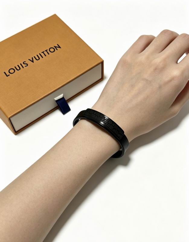 LV Bracelet  05yxs21 (42)