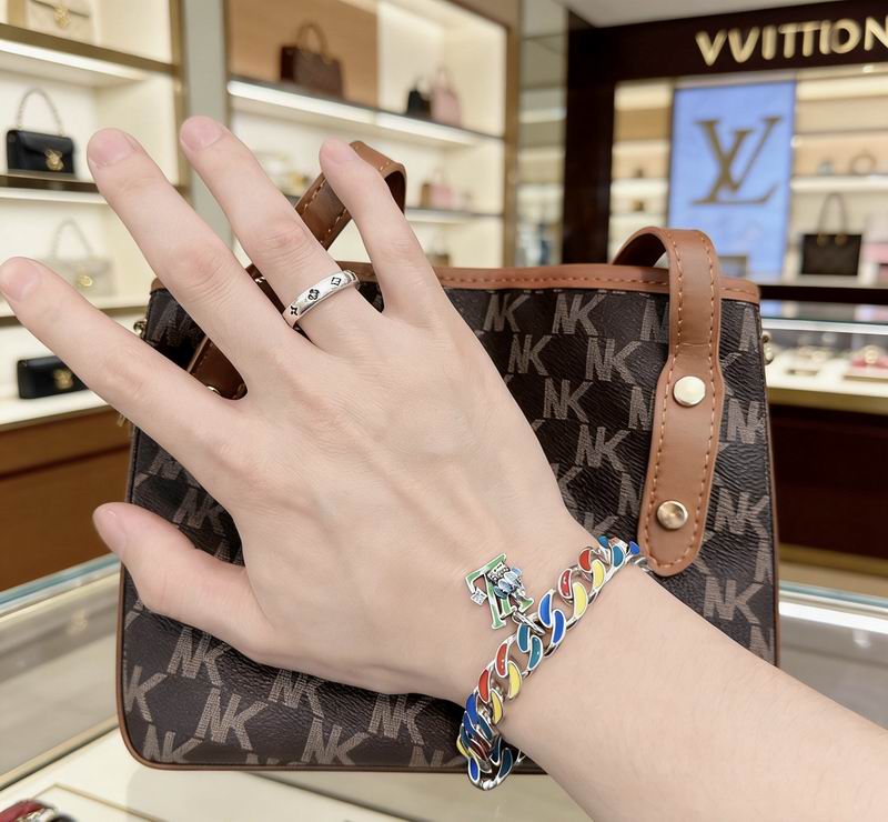 LV Bracelet  05yxs24 (5)