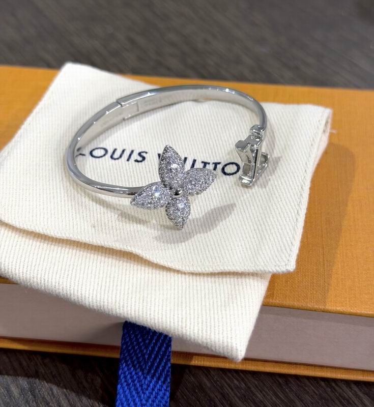 LV Bracelet  05yxs26 (2)