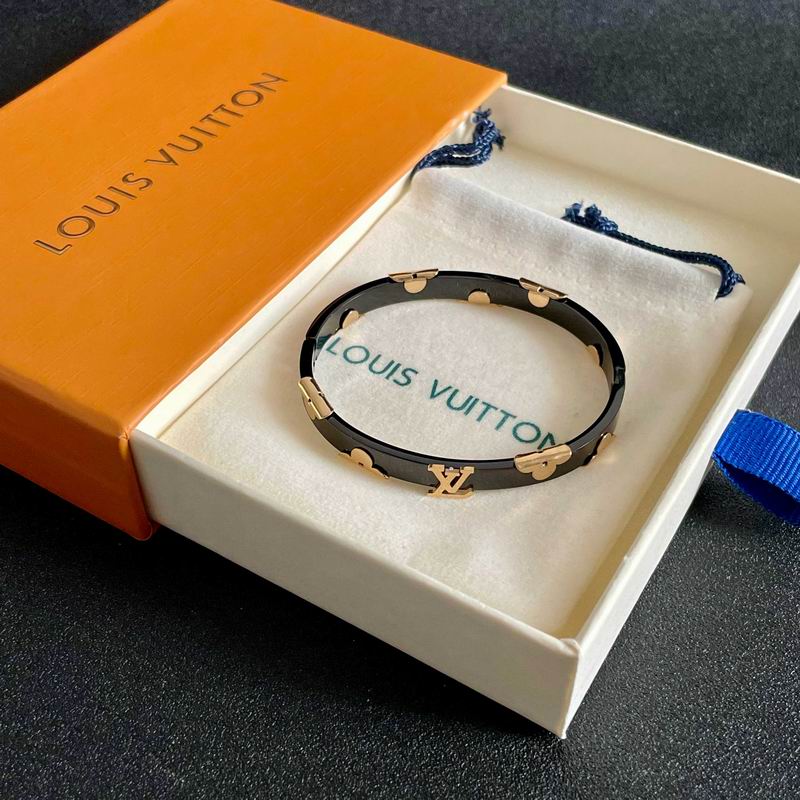 LV Bracelet  05yxs27 (5)