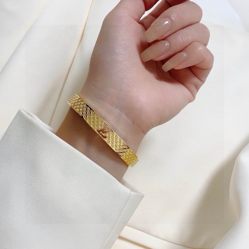 LV Bracelet  05yxs29 (2)