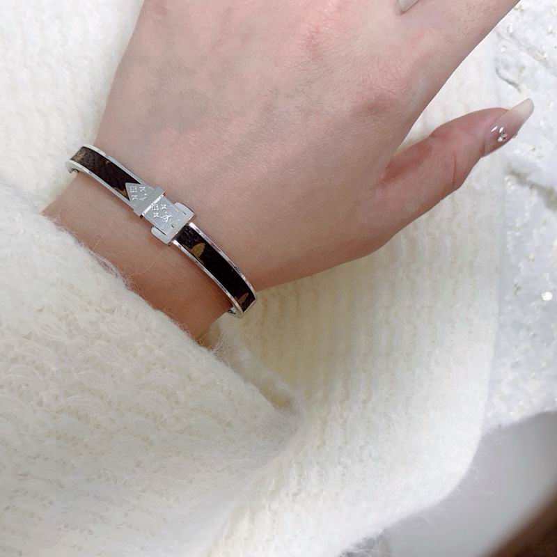 LV Bracelet  05yxs31 (3)
