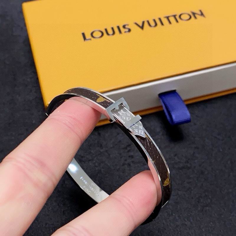 LV Bracelet  05yxs31 (8)